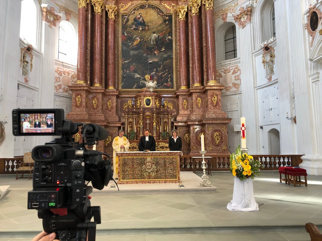 Wie im 2020 aus der Jesuitenkirche Luzern strahlt Tele1 auch am Ostersonntag, 4. April 2021, um 10 Uhr den ökumenischen Fernsehgottesdienst der drei Landeskirchen aus. 