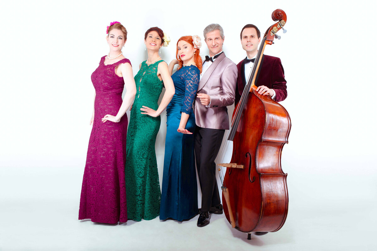 Von links: Julia Schiwowa, Catriona Bühler, Noelle Bobst,
Samuel Zünd, Fridolin Blumer